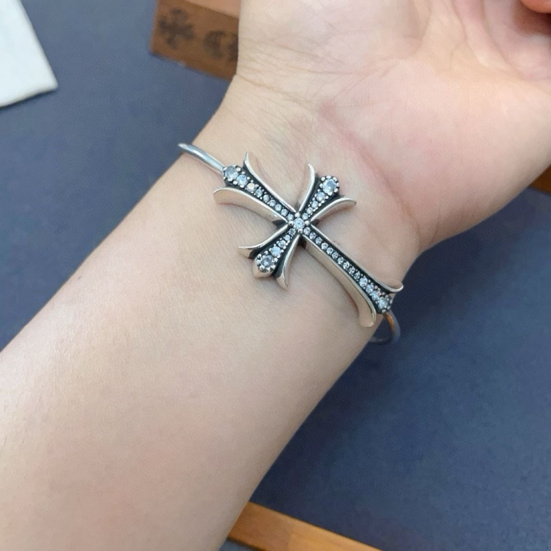 Ch*0me He**ts bracelets